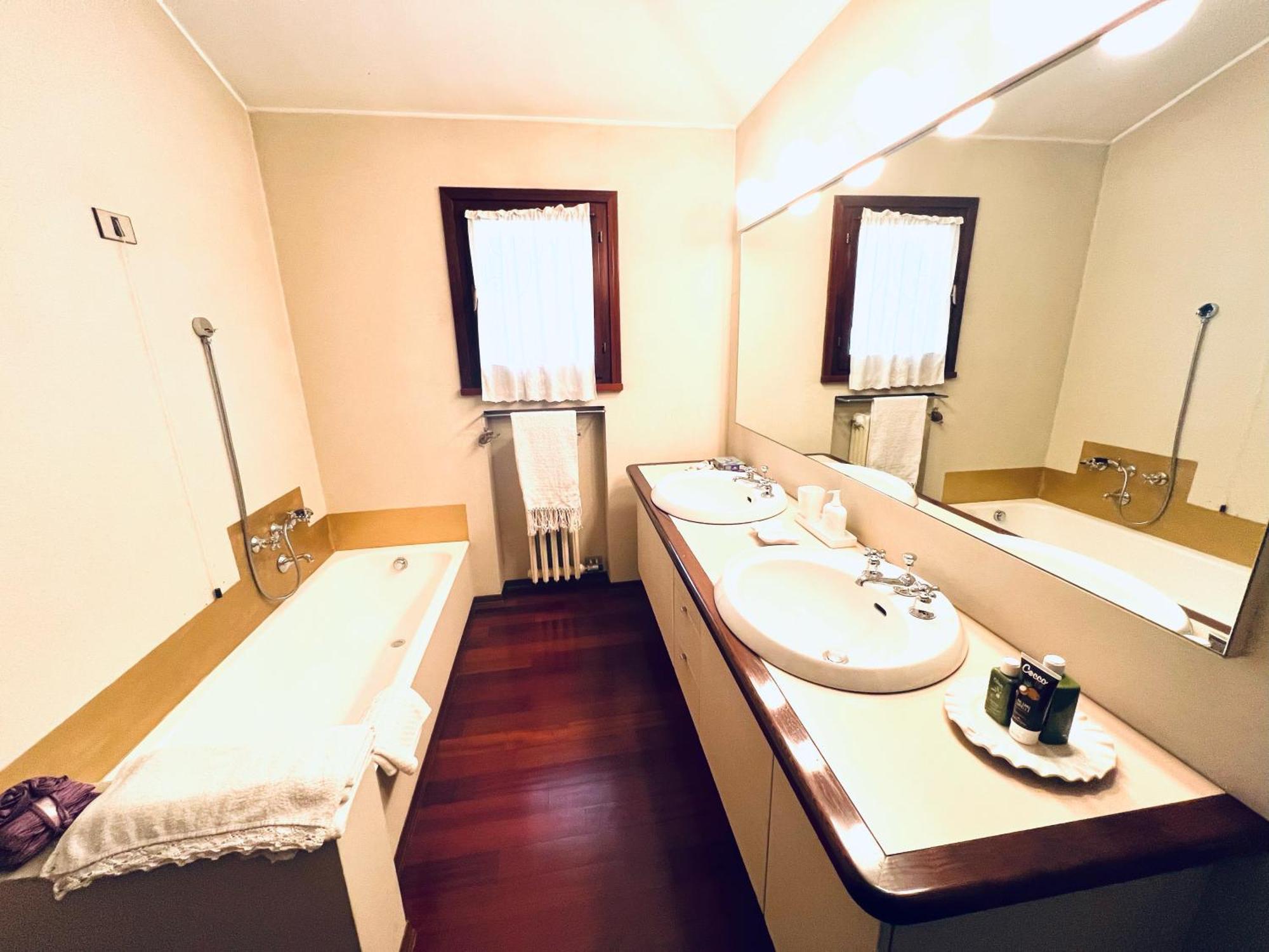 ラヴェンナ Opera Deluxe Bed & Breakfast エクステリア 写真